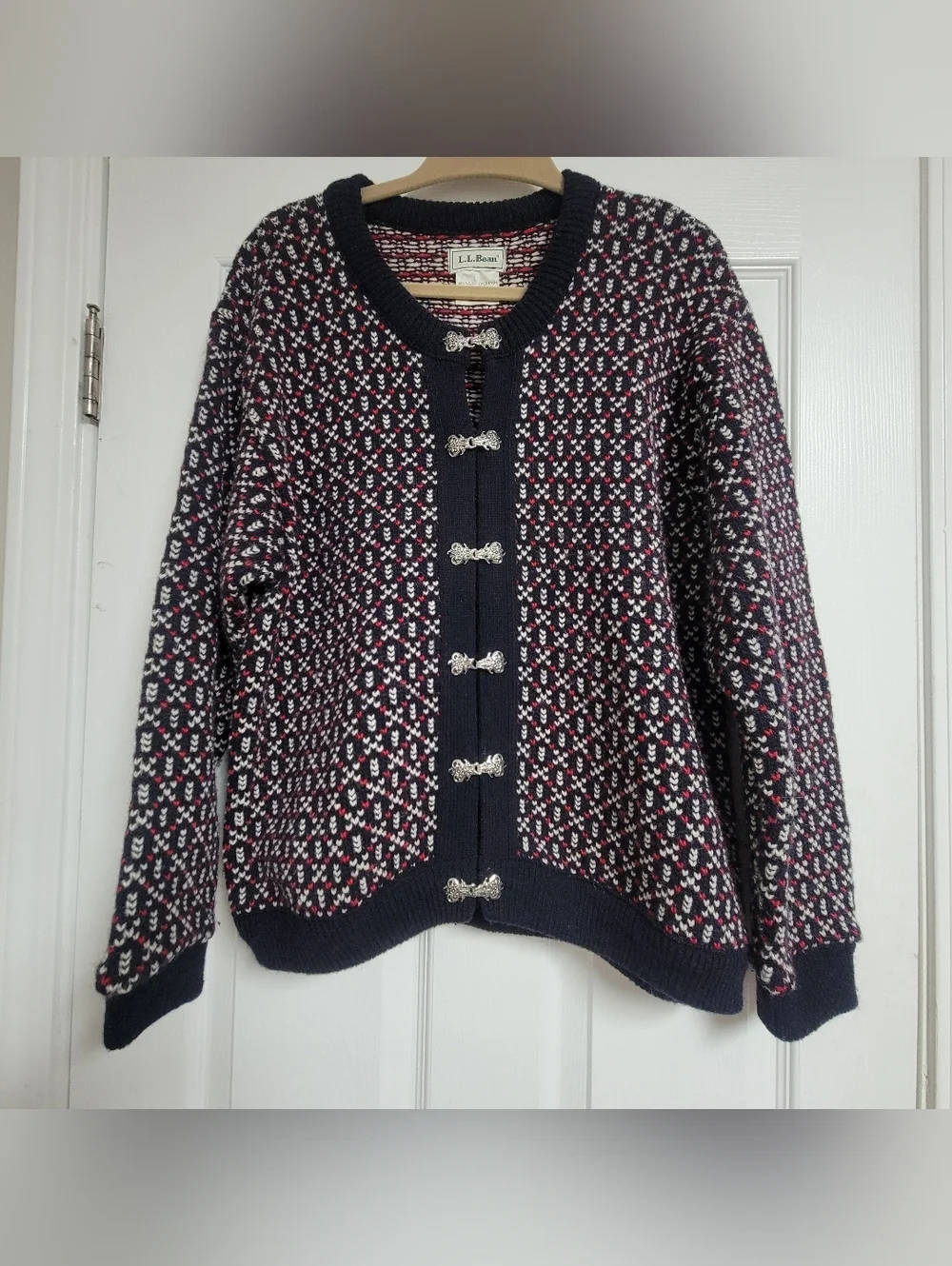 Vintage LL Bean Women's Sweater Wool Blend Made In Norway Size Medium.